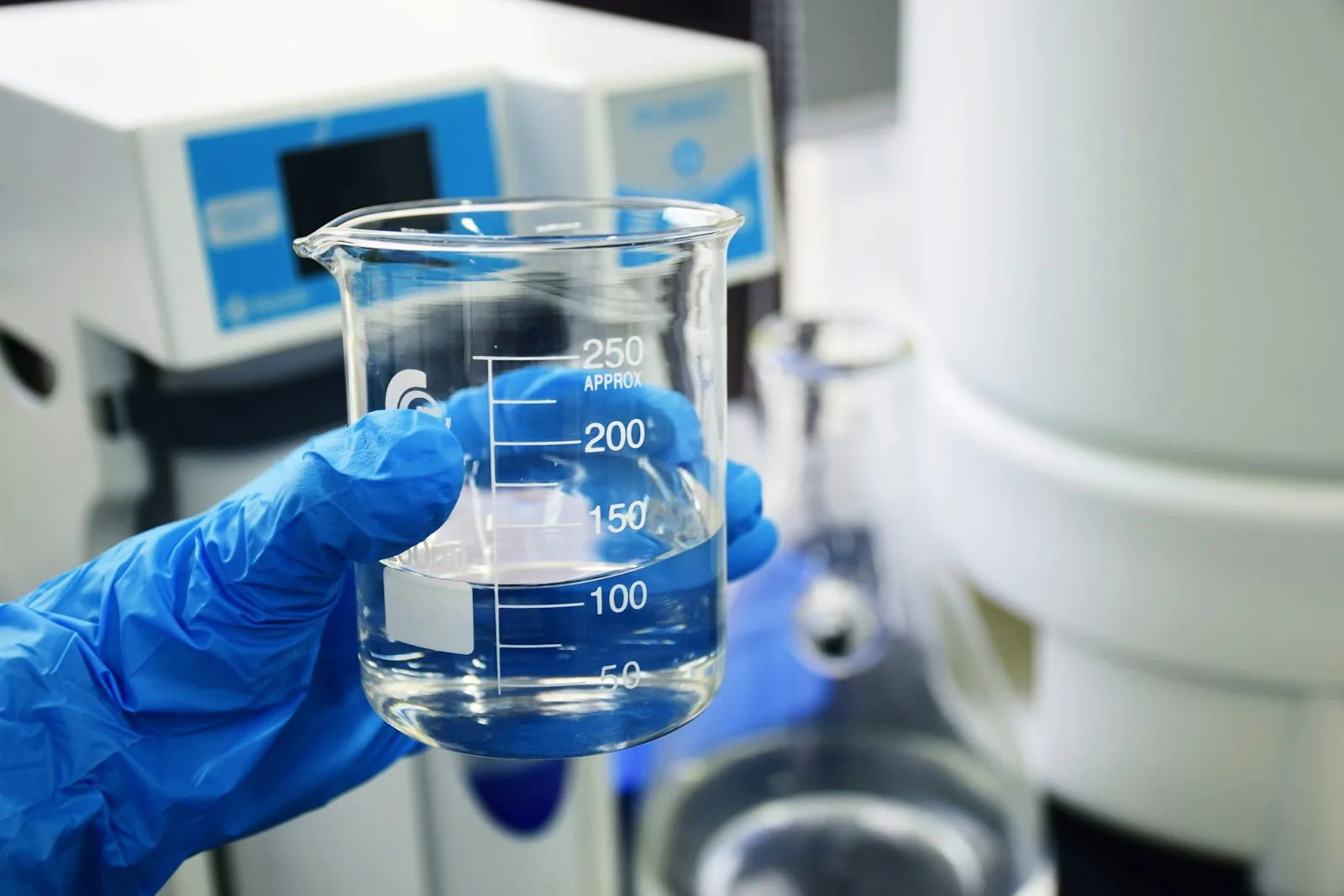 Safety equipment and PTFE-lined reaction vessel for hydrogen fluoride handling