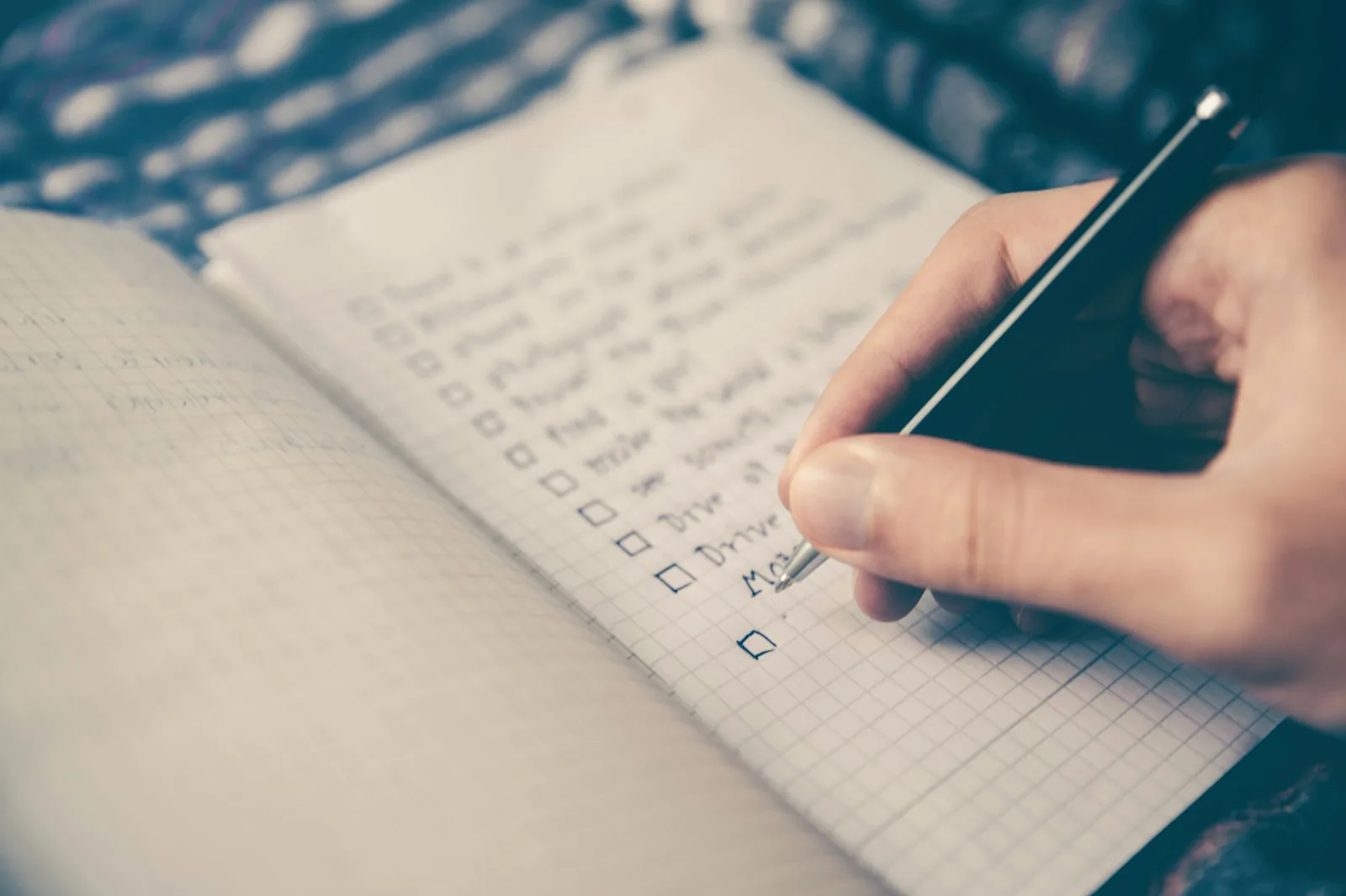 RFQ specification checklist showing structure, purity, quantity and timeline fields
